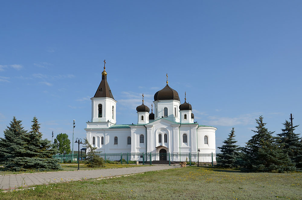 Мангушський район